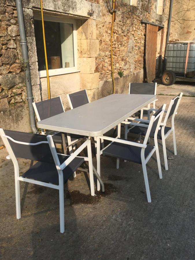 Ferme Gite Equestre En Charente Confolens Exterior foto